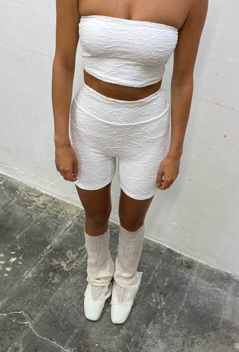 Newmoon Short White
