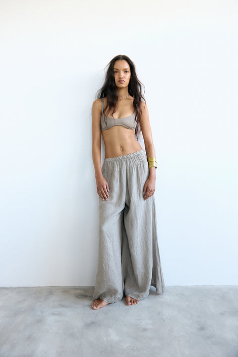 Alba in Taupe