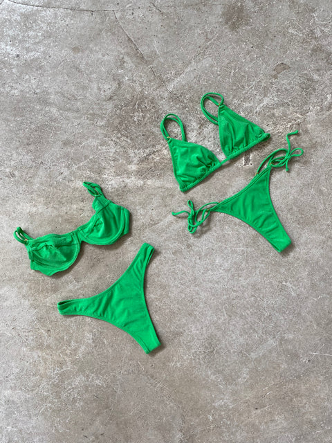 Curve Bottom Esmeralda