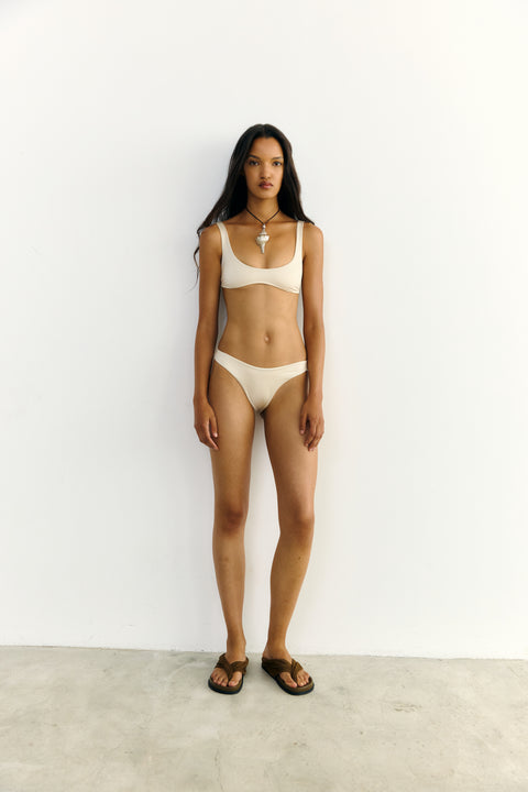 Nora White Pearl