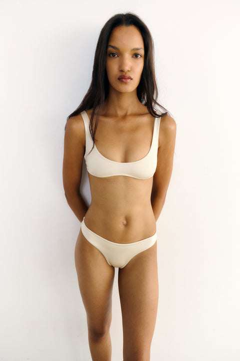Nora White Pearl