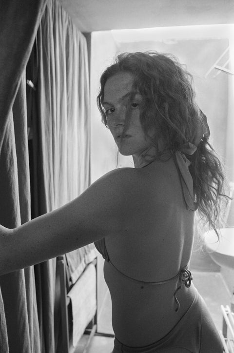 Curve in Olive Sky | Reversible